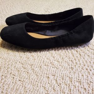 Tahari Zorel Flat 7.5 Black Suede Upper